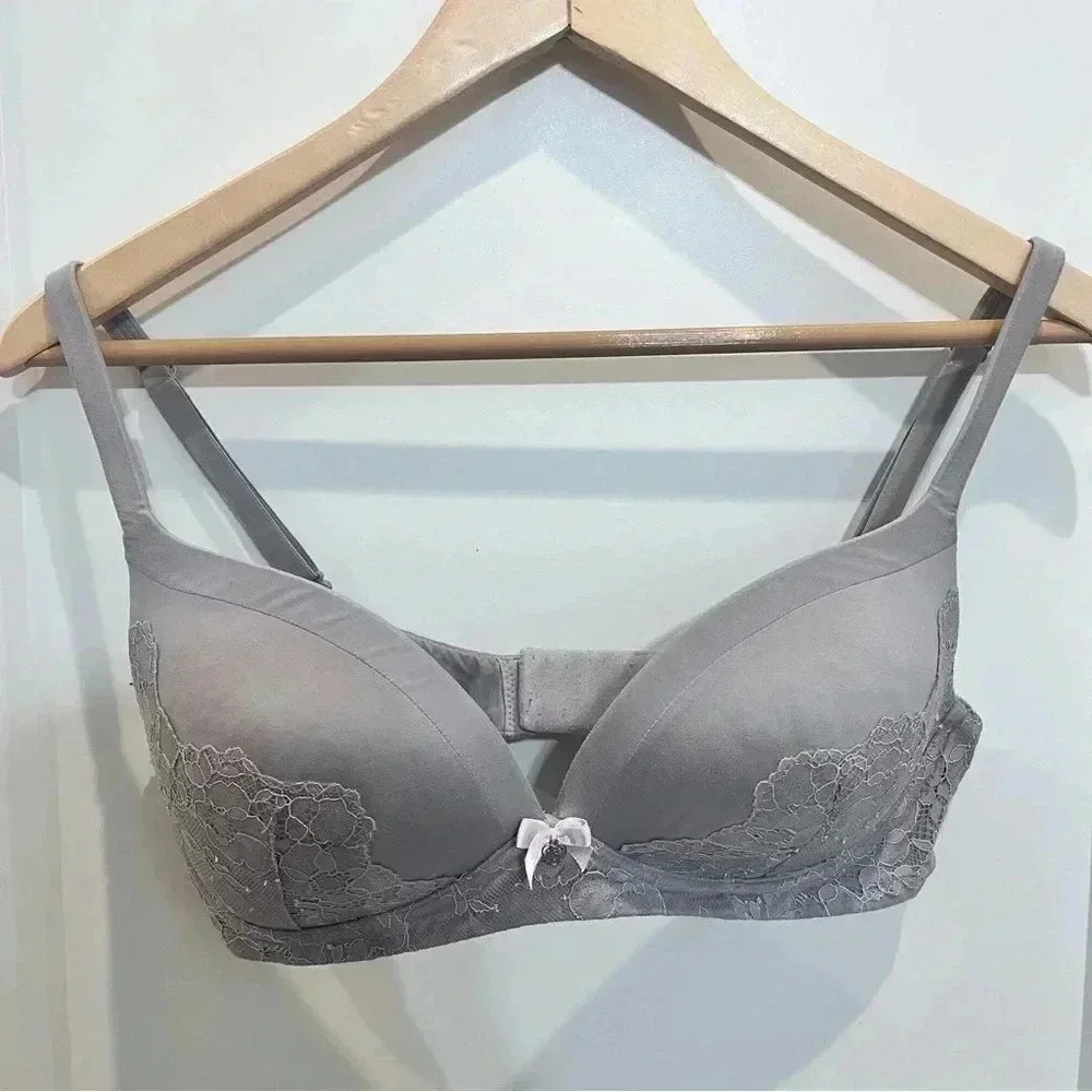 Victoria Secret Bra Body by Victoria No Wire Purple Grey Detachable Straps 34D